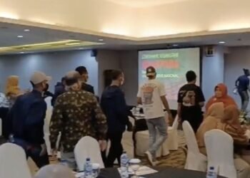 Gangguan anarkis di acara Forum Tanah Air, tapi mengapa polisi kelihatan kooperatif?