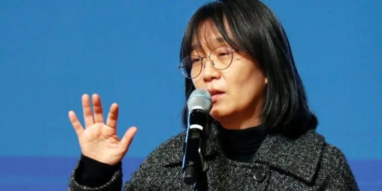 Prihatin nasib rakyat Palestina, pemenang nobel sastra tolak gelar konpers