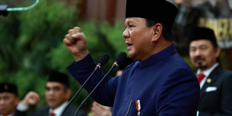 Kebijakan ekonomi rejim Prabowo mungkin berhasil, tapi nasib demokrasinya gonjang-ganjing