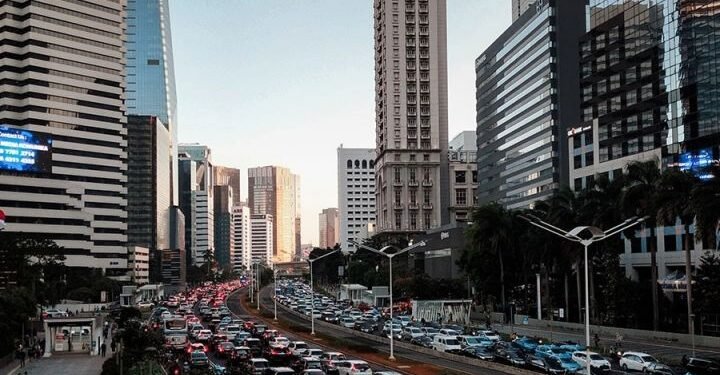 INDEF: target pertumbuhan ekonomi 8% ilusi