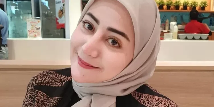 Latifina Baswedan: putri abah yang kebal fitnah, bullying, dan ancaman