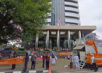 Ribuan massa 211 desak  KPK tangkap Jokowi dan keluarganya
