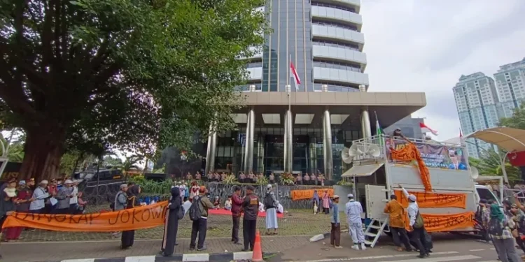 Ribuan massa 211 desak  KPK tangkap Jokowi dan keluarganya