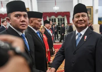 Mengapa Prabowo perluas peran aparat TNI dan polisi di jabatan strategis sipil?