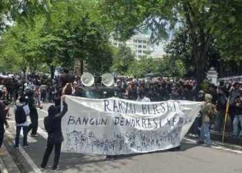 Aksi mahasiswa di Yogyakarta kritik Prabowo-Gibran dan oligarki politik