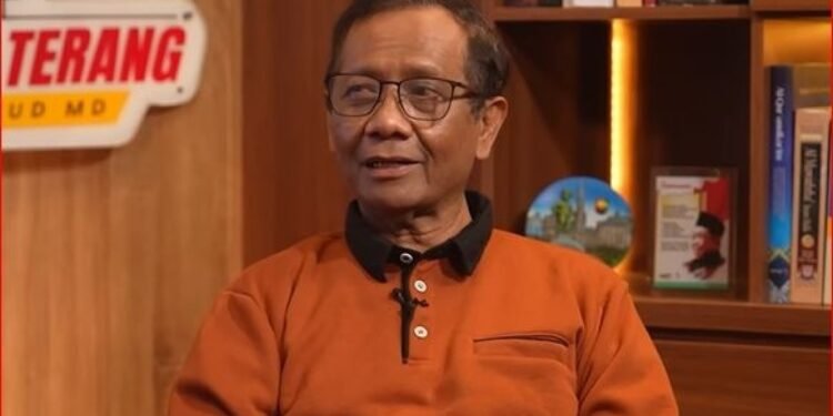 Mahfud MD: penahanan Hasto kental aroma politisasi hukum