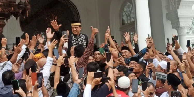 Melalui kajian di masjid Anies sebarkan energi positif