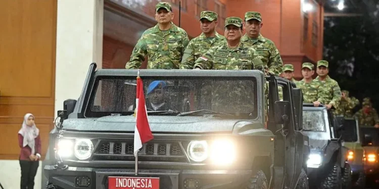 Militer berada dalam kekuasaan bukan hal baru di Indonesia
