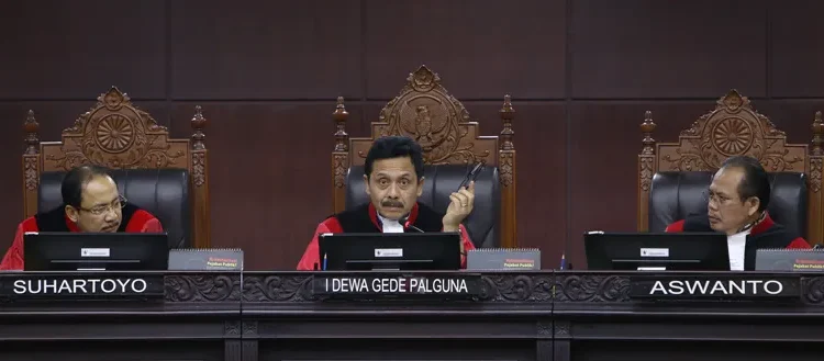 Tak melindungi hak warga negara dan jurnalis: pasal 21 UU Tipikor tahun 1999 digugat ke MK