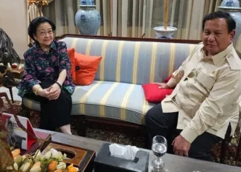 Kemesraan Prabowo-Mega perkuat sinyal untuk pemakzulan Gibran