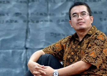 Yudi Latif: Jangan Sampai Ada Lagi Pemimpin Bangsa Tanpa Mendidik dan Hanya Tegak Berkuasa