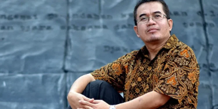 Yudi Latif: Jangan Sampai Ada Lagi Pemimpin Bangsa Tanpa Mendidik dan Hanya Tegak Berkuasa