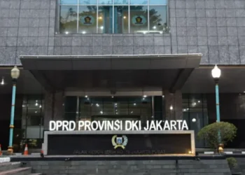 Kenaikan Tunjangan DPRD DKI Jakarta: Ahok 200 Persen, Anies 17 %