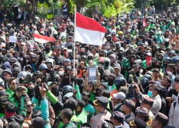 Pengamat: penuhi dua tuntutan, unjuk rasa rakyat akan berhenti