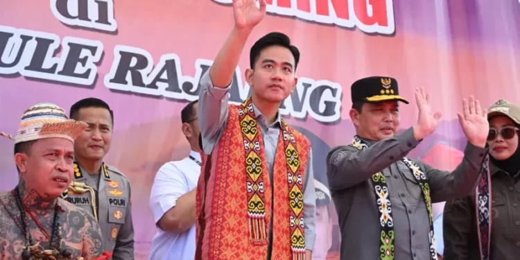 Ikrar: wapres Gibran beban, bukan solusi