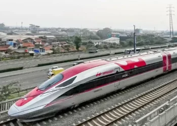 Menyingkap kontroversi kereta Cepat whoosh