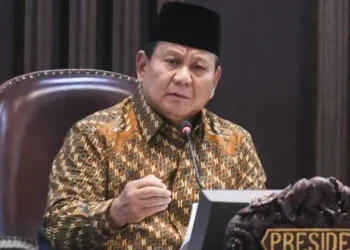 Saatnya evaluasi besar-besaran hak keuangan pejabat negara