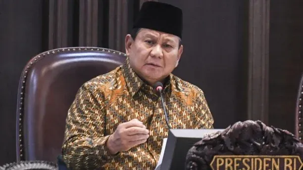 Saatnya evaluasi besar-besaran hak keuangan pejabat negara