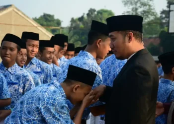 Sosiolog: bukan feodal, inilah budaya pesantren