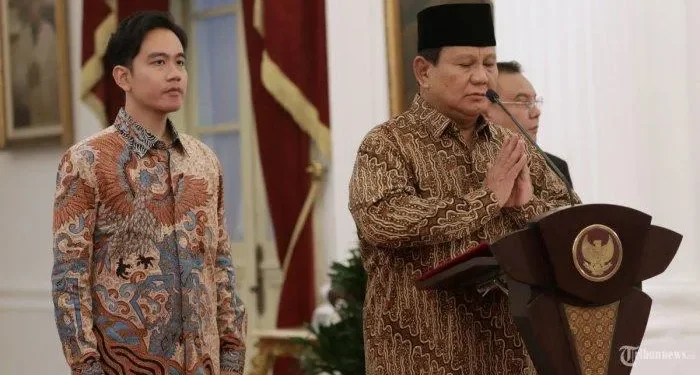 Pengamat minta Prabowo segera non-aktifkan Gibran, agar DPR mulai proses pemakzulan