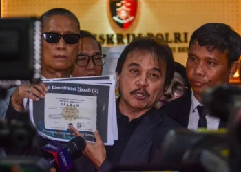 TSK Roy Suryo cs: polisi dikendalikan Jokowi?