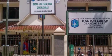 Usai tugas, lurah Cilandak Barat berpamitan dengan Anies